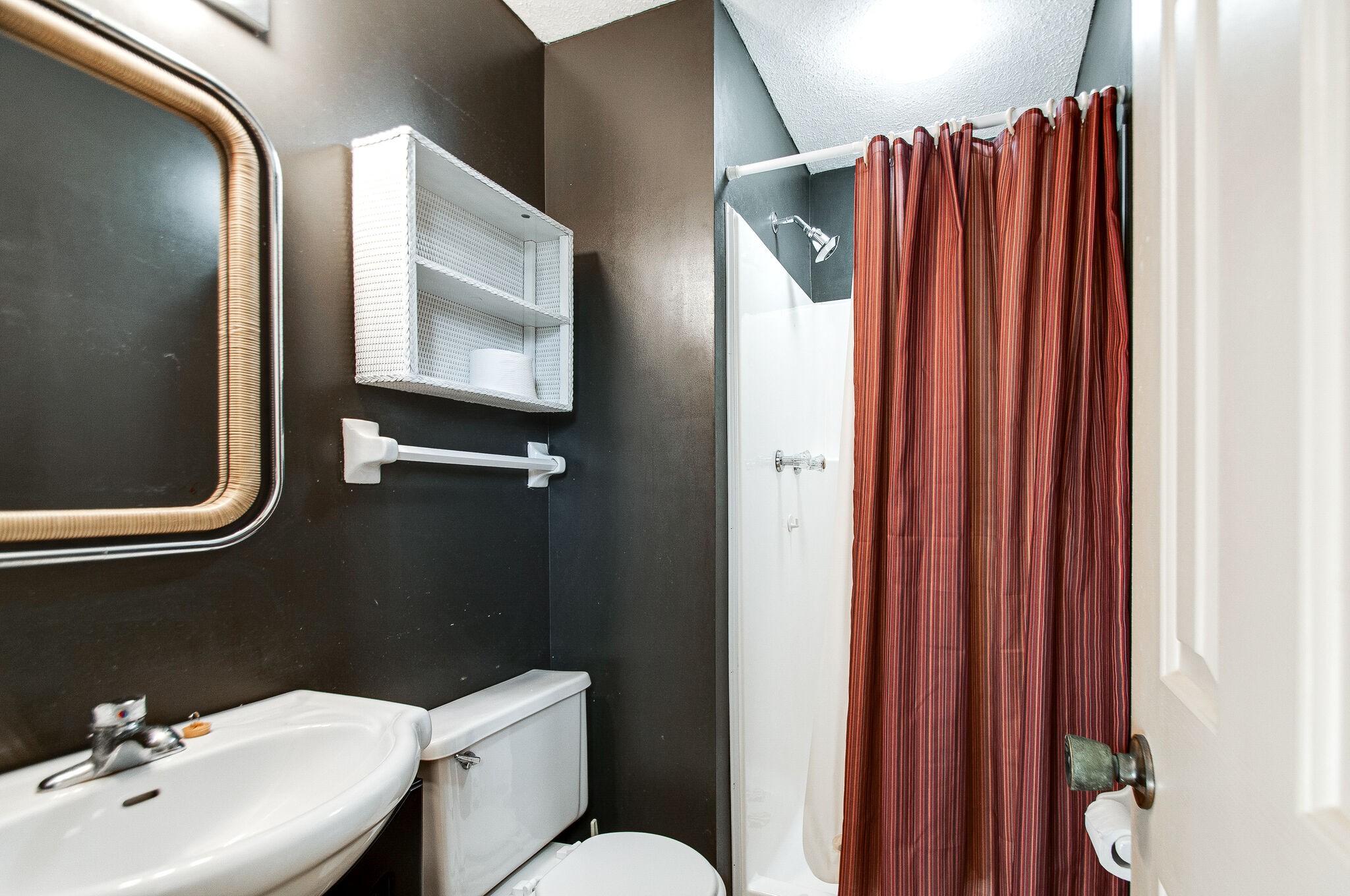 226 Old Columbia Road Dickson, TN 37055 - Photo 22 of 33 a bathroom with a toilet and a sink
