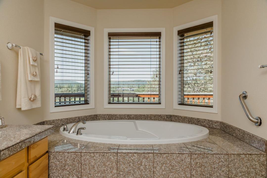 5977 Cooper's Hawk Road Klamath Falls, OR 97601 - Photo 14 of 35 Additional Photo