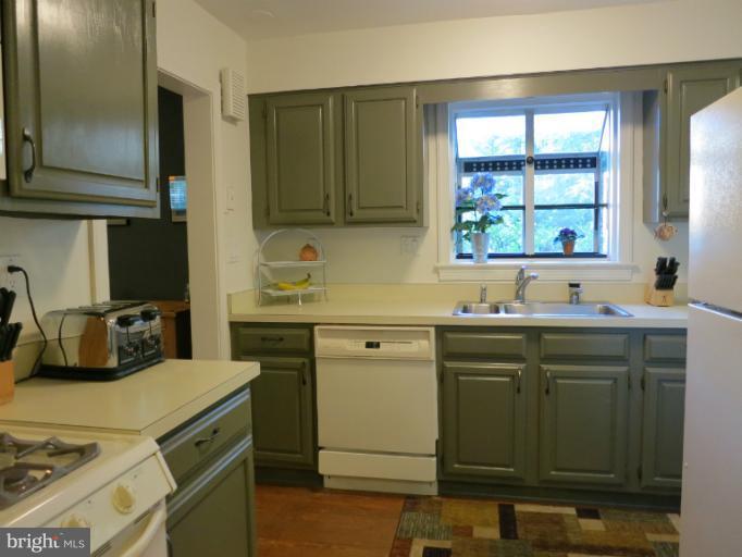 9 Normandy Drive Silver Spring, MD 20901 - Photo 3 of 5 Kitchen