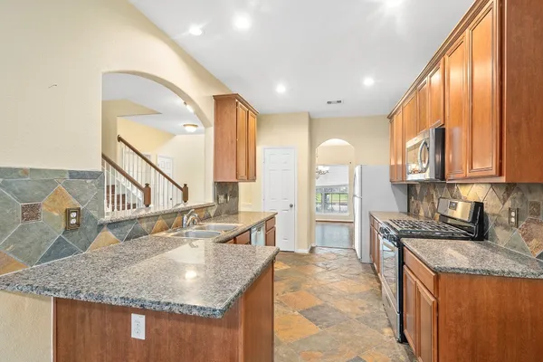 $2,450 | 10003 Lynette Falls Drive, Houston, TX 77095