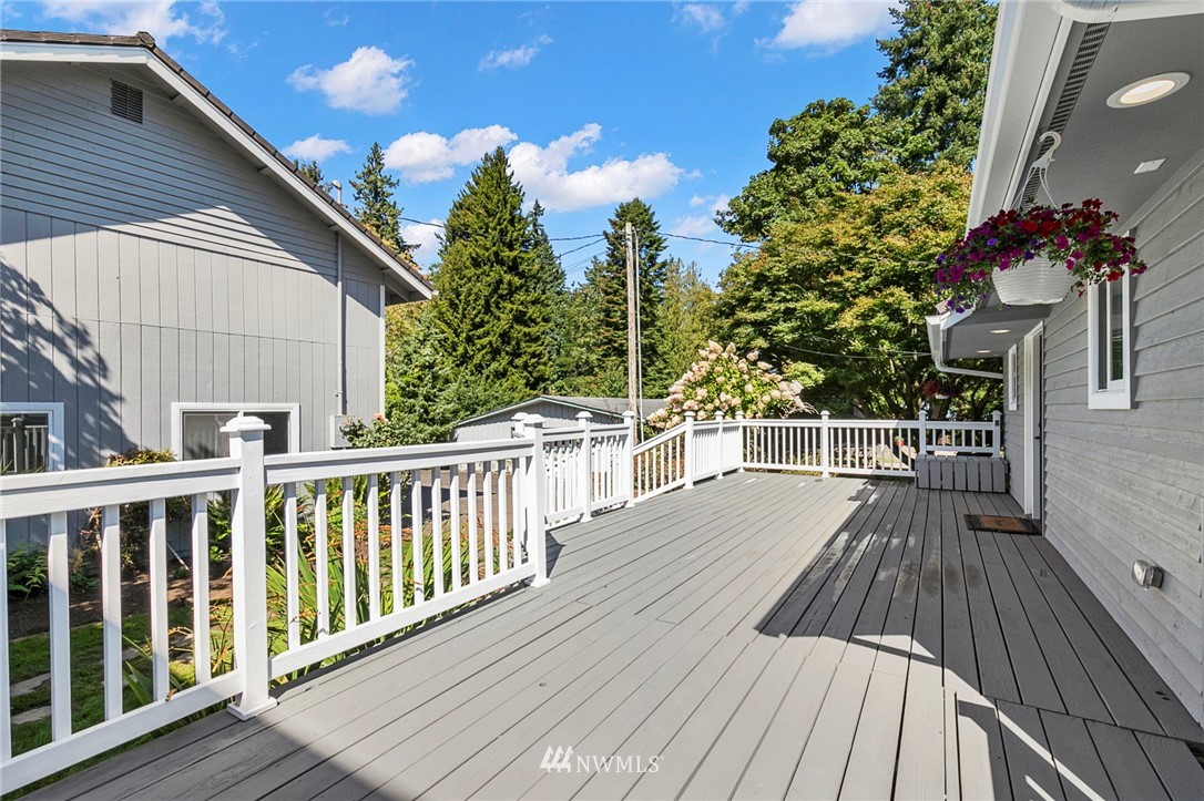 4015 Erlands Point Road Northwest Bremerton, WA 98312 - Photo 13 of 38 Gallery Image 13
