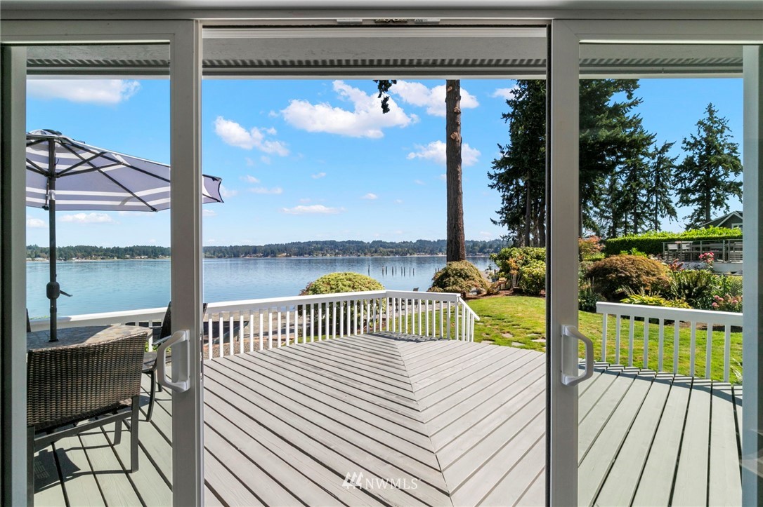4015 Erlands Point Road Northwest Bremerton, WA 98312 - Photo 16 of 38 Gallery Image 16