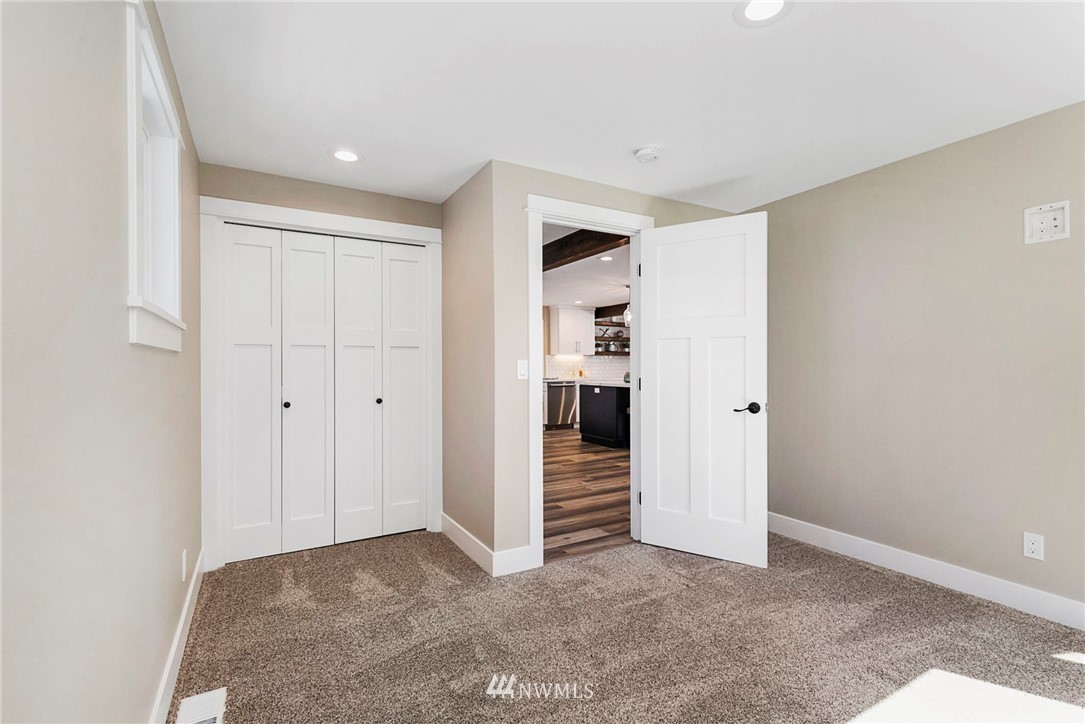 4015 Erlands Point Road Northwest Bremerton, WA 98312 - Photo 23 of 38 Gallery Image 23