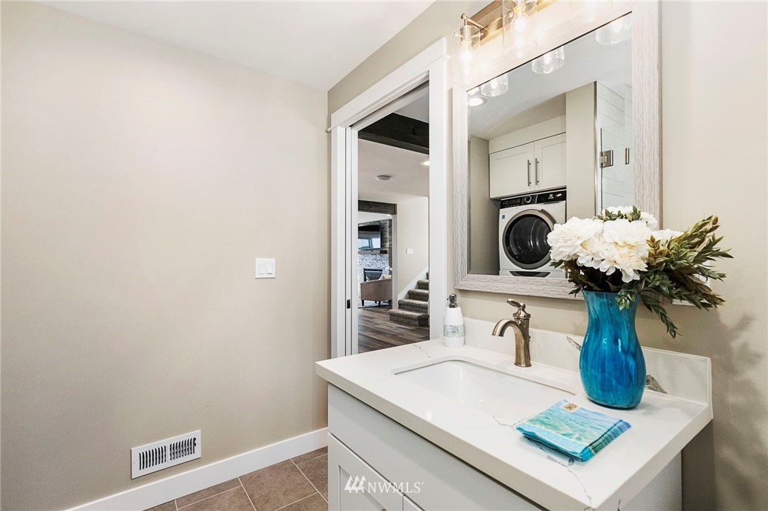 4015 Erlands Point Road Northwest Bremerton, WA 98312 - Photo 25 of 38 Gallery Image 25