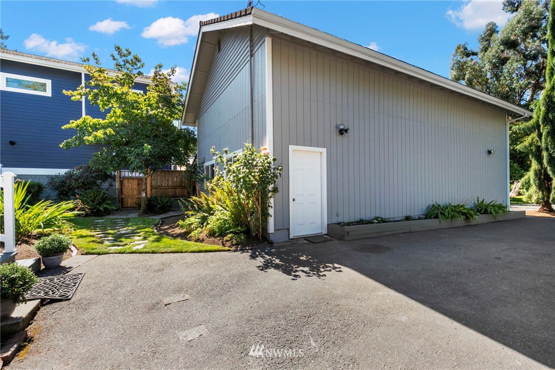 4015 Erlands Point Road Northwest Bremerton, WA 98312 - Photo 36 of 38 Gallery Image 36