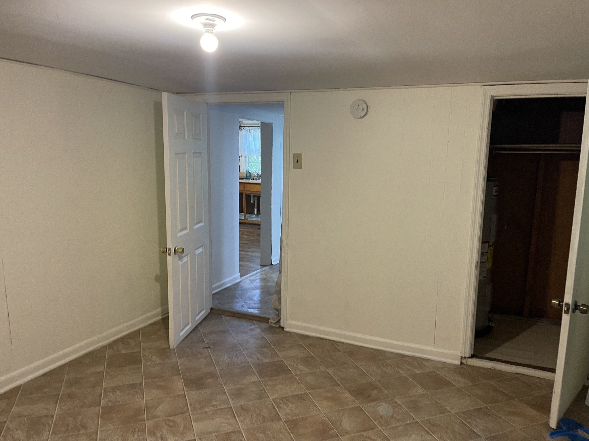 630 Pruett Road Dickson, TN 37055 - Photo 18 of 24 an empty room with closet