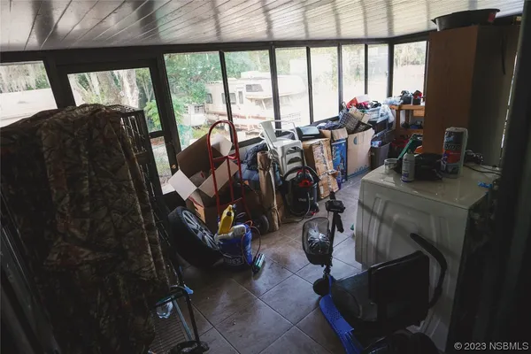 a view of dining room with washer and dryer