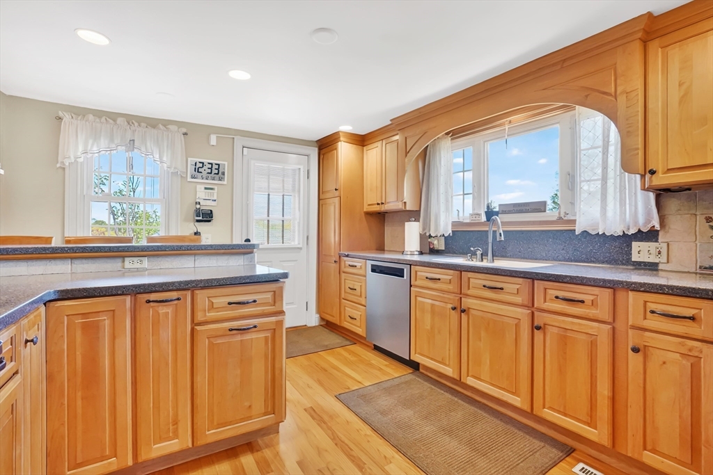 146 Bellevue Avenue Springfield, MA 01108 - Photo 20 of 42