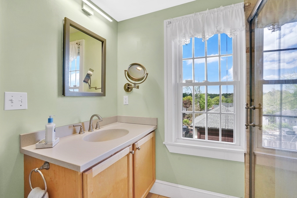 146 Bellevue Avenue Springfield, MA 01108 - Photo 29 of 42