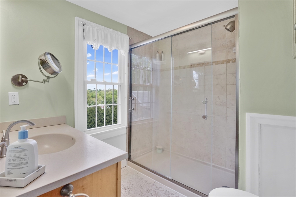 146 Bellevue Avenue Springfield, MA 01108 - Photo 30 of 42