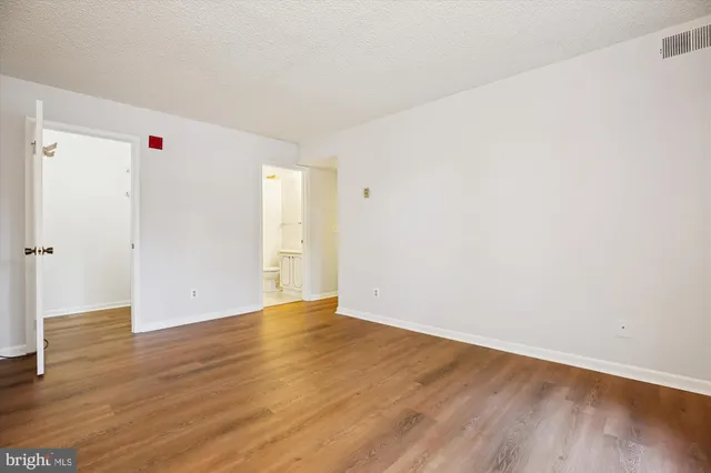 $215,000 | 15201 Elkridge Way, Unit 932J, Silver Spring, MD 20906