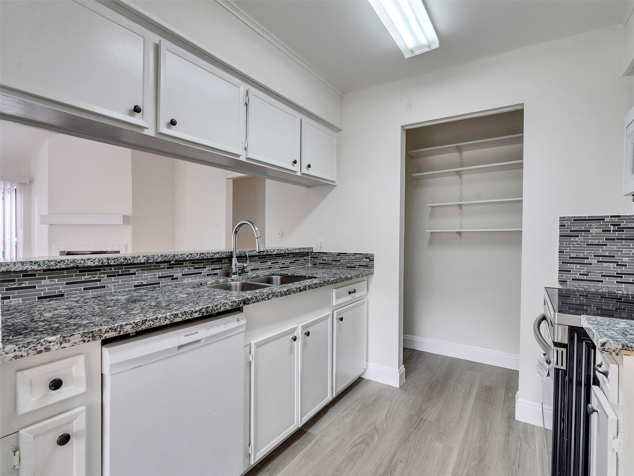 1912 Tremont Court Rosenberg, TX 77471 - Photo 9 of 28