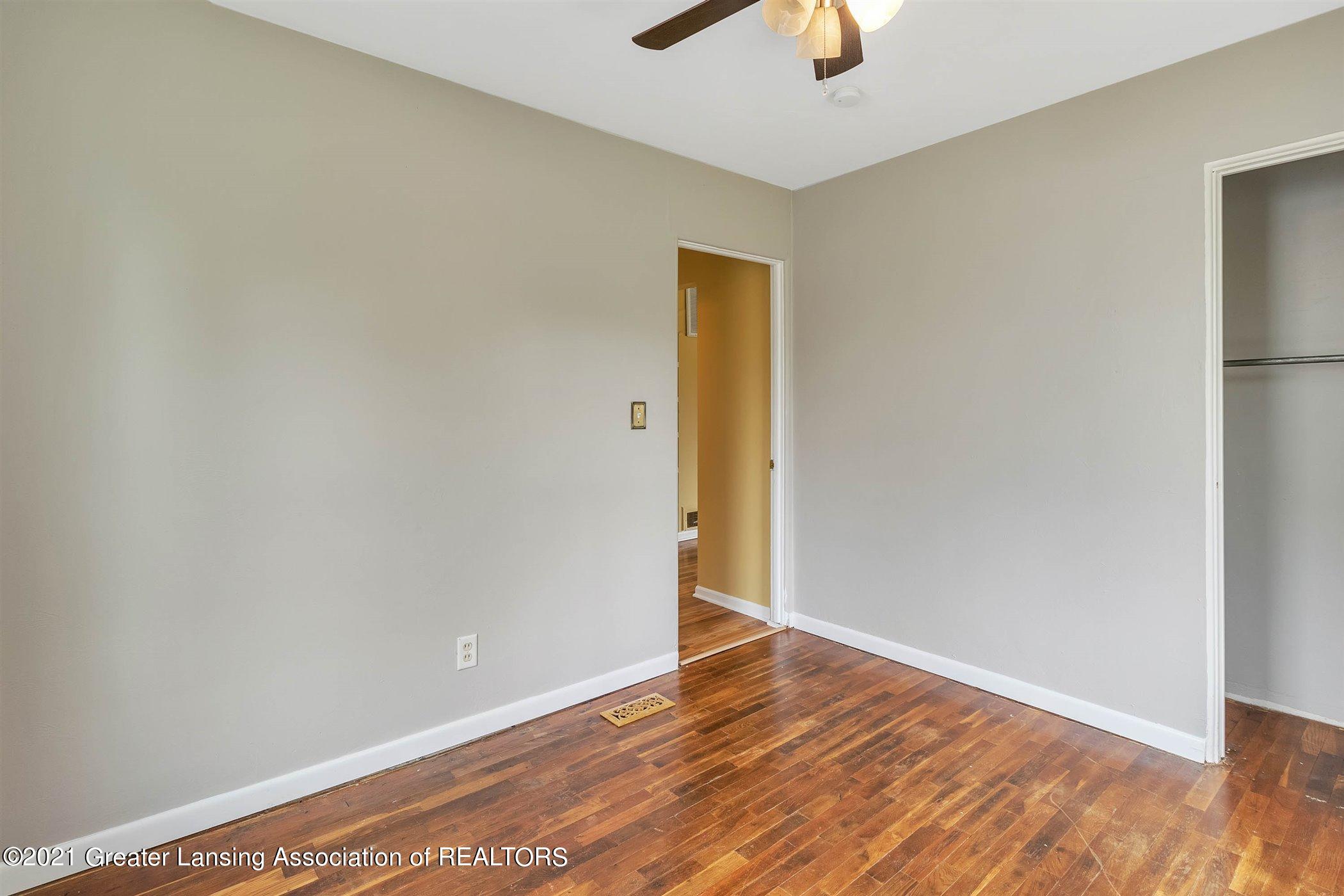 1712 West Miller Road Lansing, MI 48911 - Photo 16 of 26 16-1712 W Miller Rd-WindowStill-Real-Est