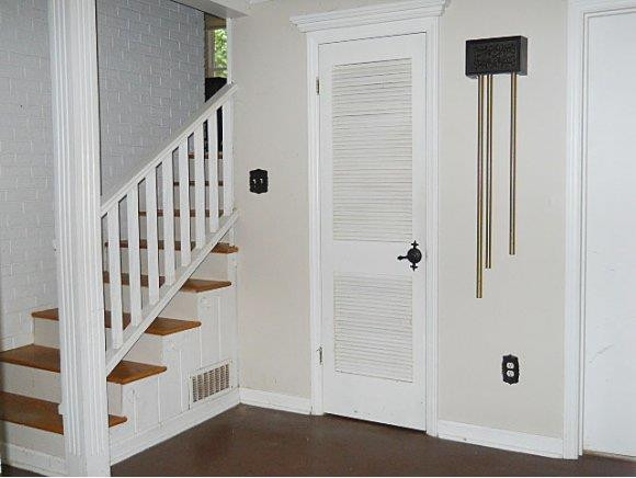 7810 Lebanon Road Mebane, NC 27302 - Photo 2 of 16 Foyer