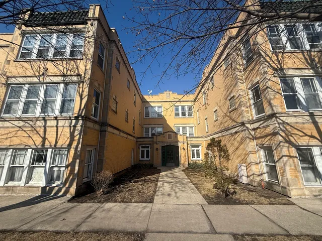 $1,225 | 6645 West 21st Street, Unit 206, Berwyn, IL 60402