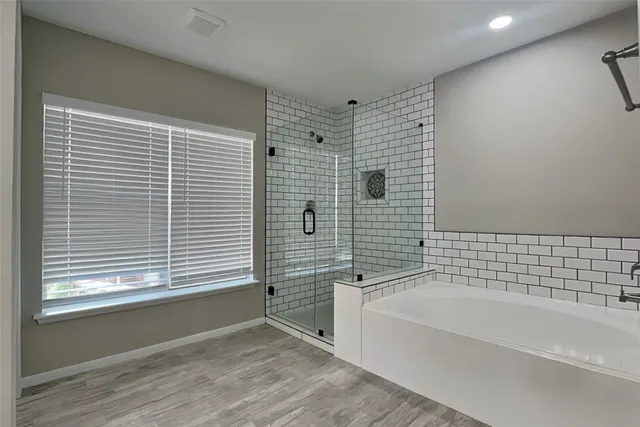 $2,145 | 5 Regency Court, Conroe, TX 77304