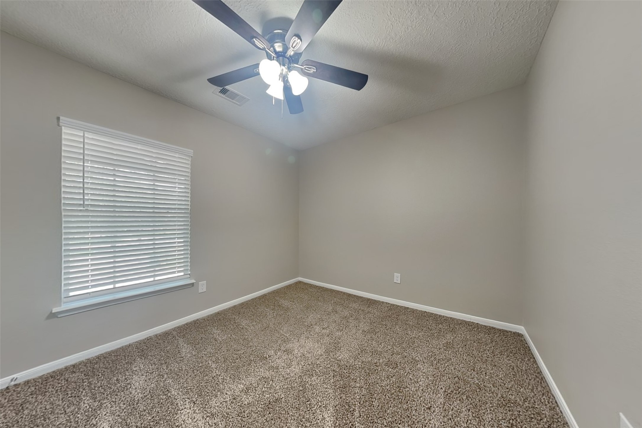 5 Regency Court Conroe, TX 77304 - Photo 12 of 22