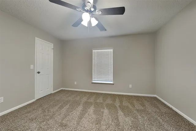 $2,145 | 5 Regency Court, Conroe, TX 77304