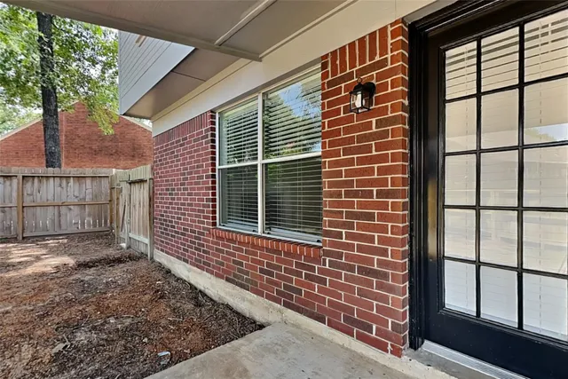 $2,145 | 5 Regency Court, Conroe, TX 77304