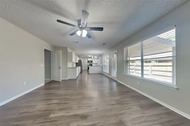 $2,145 | 5 Regency Court, Conroe, TX 77304