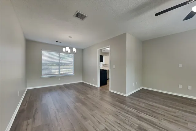 $2,145 | 5 Regency Court, Conroe, TX 77304