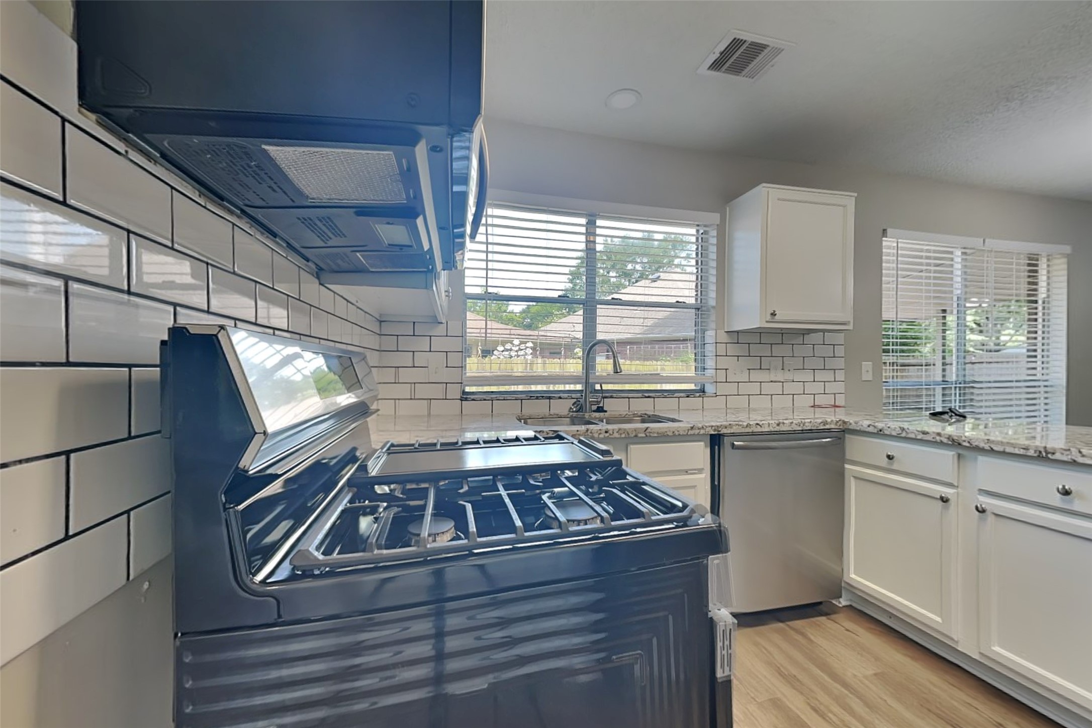 5 Regency Court Conroe, TX 77304 - Photo 6 of 22