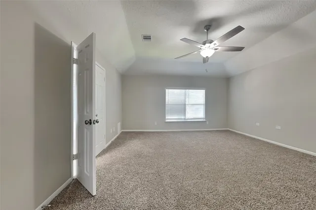 $2,145 | 5 Regency Court, Conroe, TX 77304