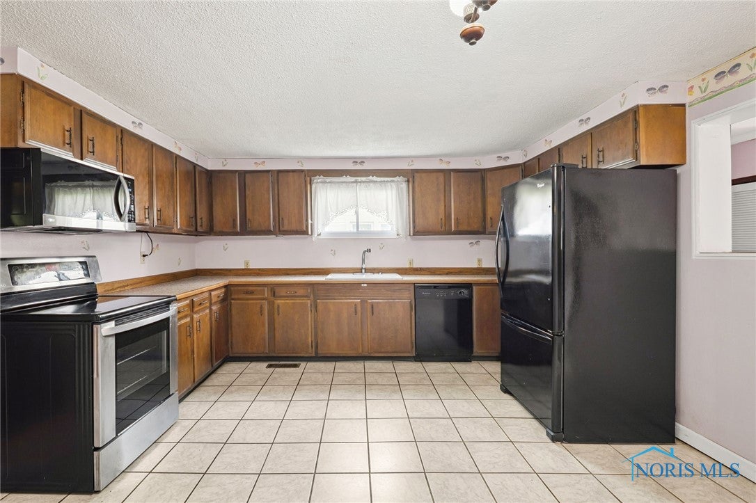 9097 Custar Road Custar, OH 43511 - Photo 8 of 26 Kitchen