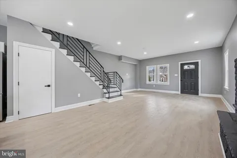 $420,000 | 523 West Glenside Avenue, Glenside, PA 19038