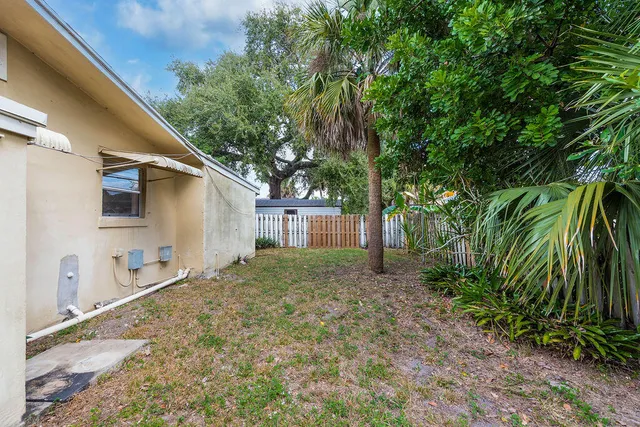 $1,250 | 8642 Sunset Drive, Unit B, Palm Beach Gardens, FL 33410