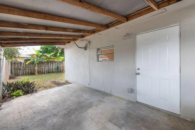 $1,250 | 8642 Sunset Drive, Unit B, Palm Beach Gardens, FL 33410