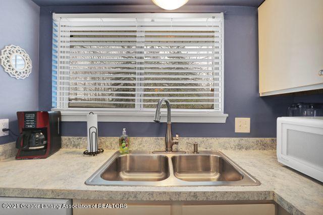 5852 Okemos Road, Unit 2 Haslett, MI 48840 - Photo 8 of 28 9I3A6091