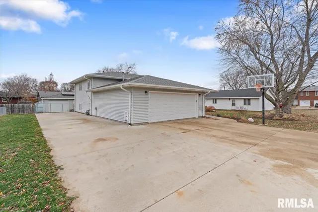 $255,000 | 502 West 11th Street, Rock Falls, IL 61071