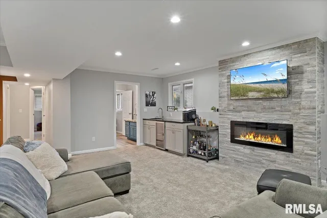 $255,000 | 502 West 11th Street, Rock Falls, IL 61071