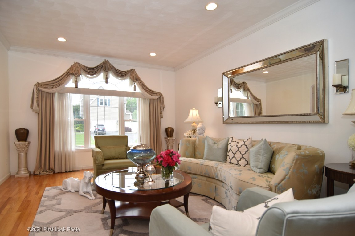 64 Red Hawk Drive Cranston, RI 02921 - Photo 3 of 49 LIVING ROOM
