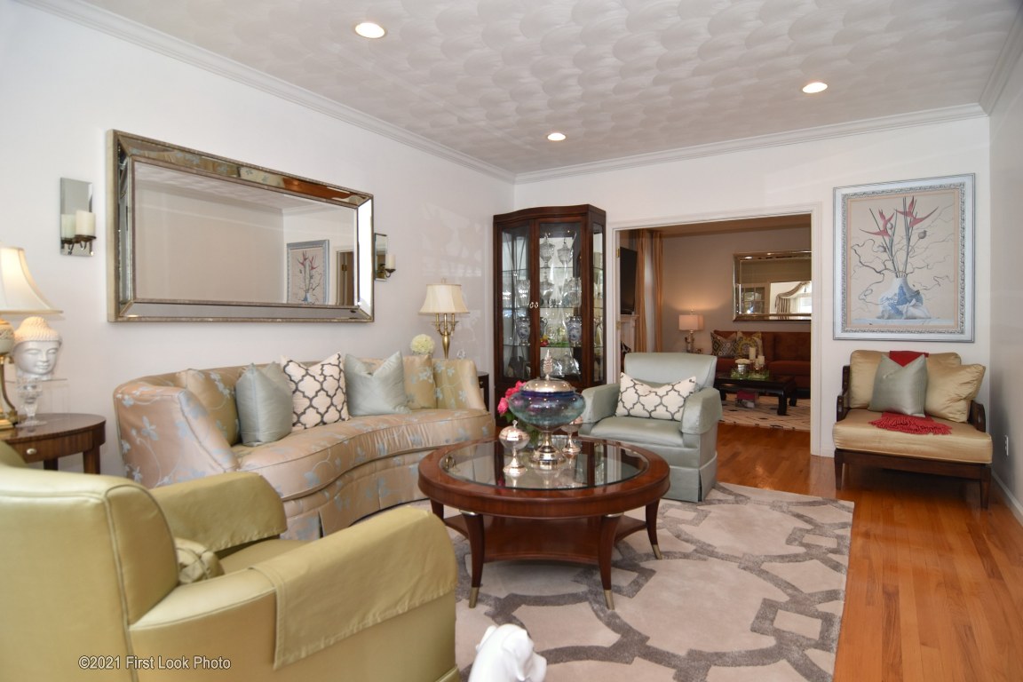 64 Red Hawk Drive Cranston, RI 02921 - Photo 5 of 49 LIVING ROOM
