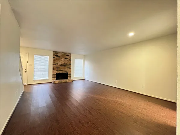 $1,350 | 9901 Sharpcrest Street, Unit L10, Houston, TX 77036