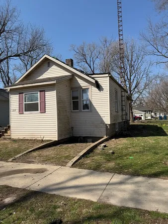$60,000 | 229 North 6th Avenue, Kankakee, IL 60901