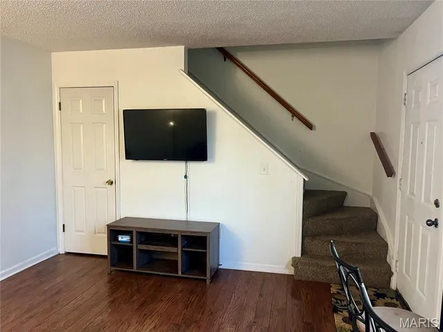 $157,900 | 1504 Swallow Drive, St. Louis, MO 63144