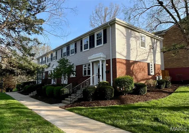 $157,900 | 1504 Swallow Drive, St. Louis, MO 63144