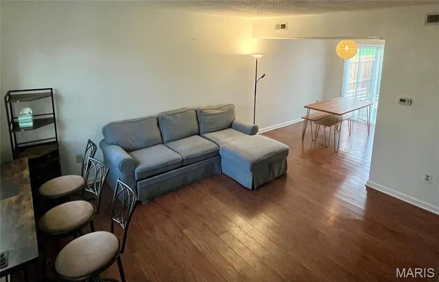 $157,900 | 1504 Swallow Drive, St. Louis, MO 63144