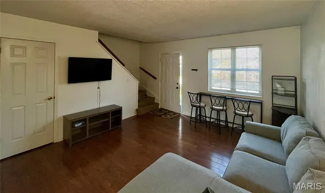 $157,900 | 1504 Swallow Drive, St. Louis, MO 63144