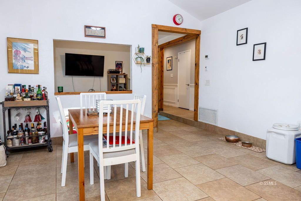 420 Debra Lane Ridgecrest, CA 93555 - Photo 8 of 34 Gallery Image 8