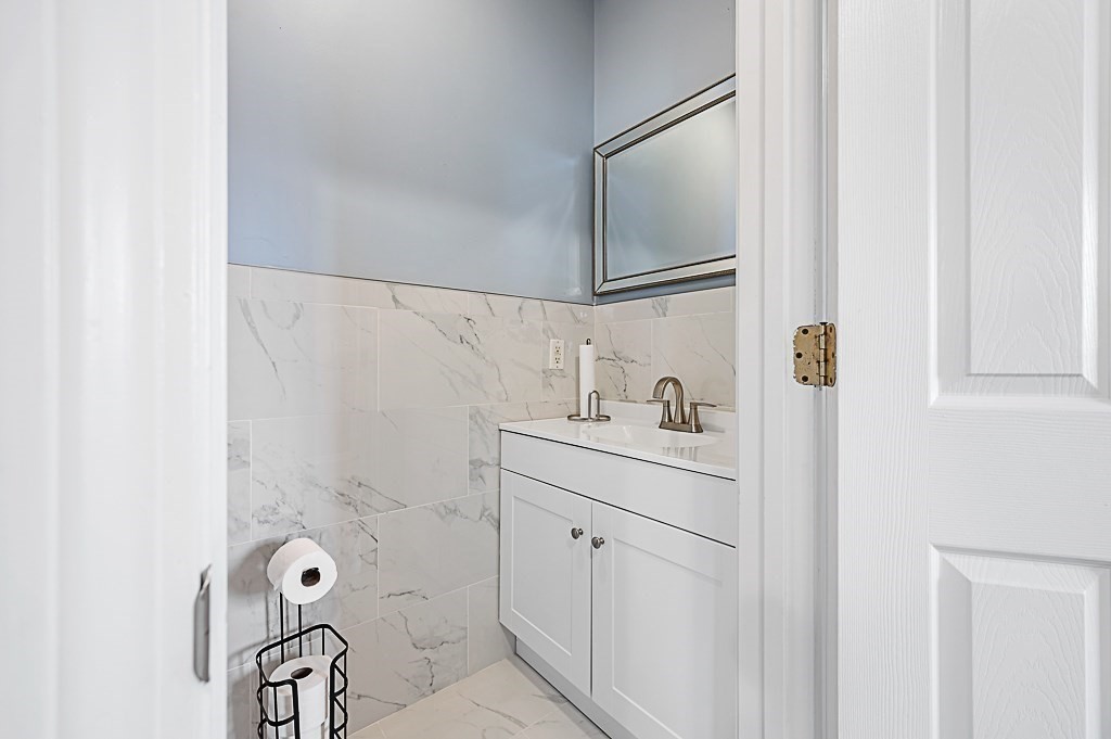53 B Prospect Street Worcester, MA 01605 - Photo 9 of 16
