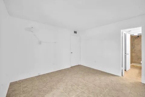 $260,000 | 1021 Mockingbird Lane, Unit 303, Plantation, FL 33324