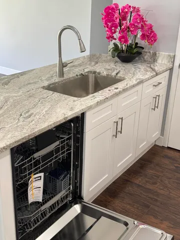 $374,000 | 4655 Ashburton Place, Sterling Heights, MI 48310