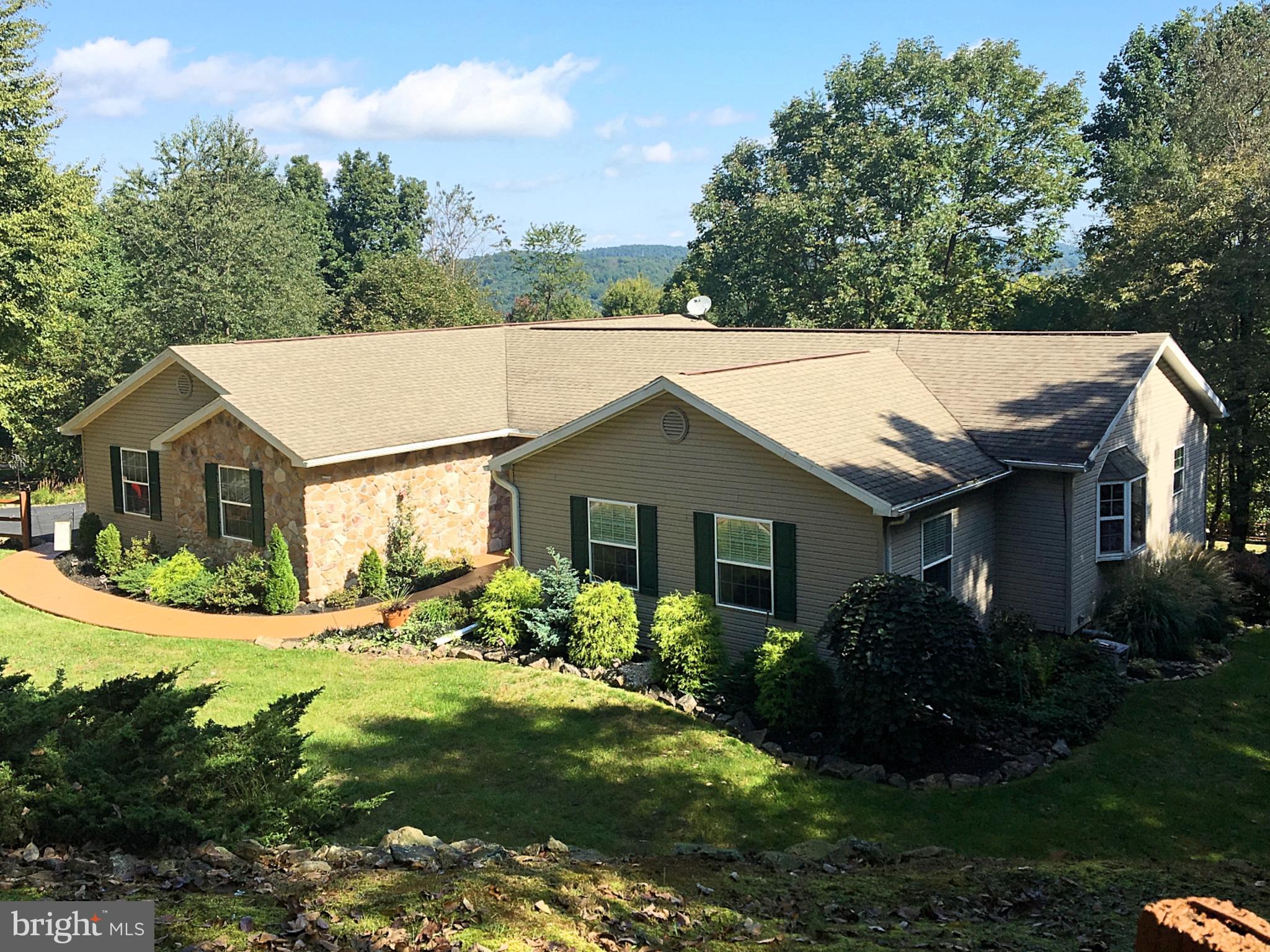 164 Hardt Hill Road Bechtelsville, PA 19505 - Photo 3 of 46 Front/Side