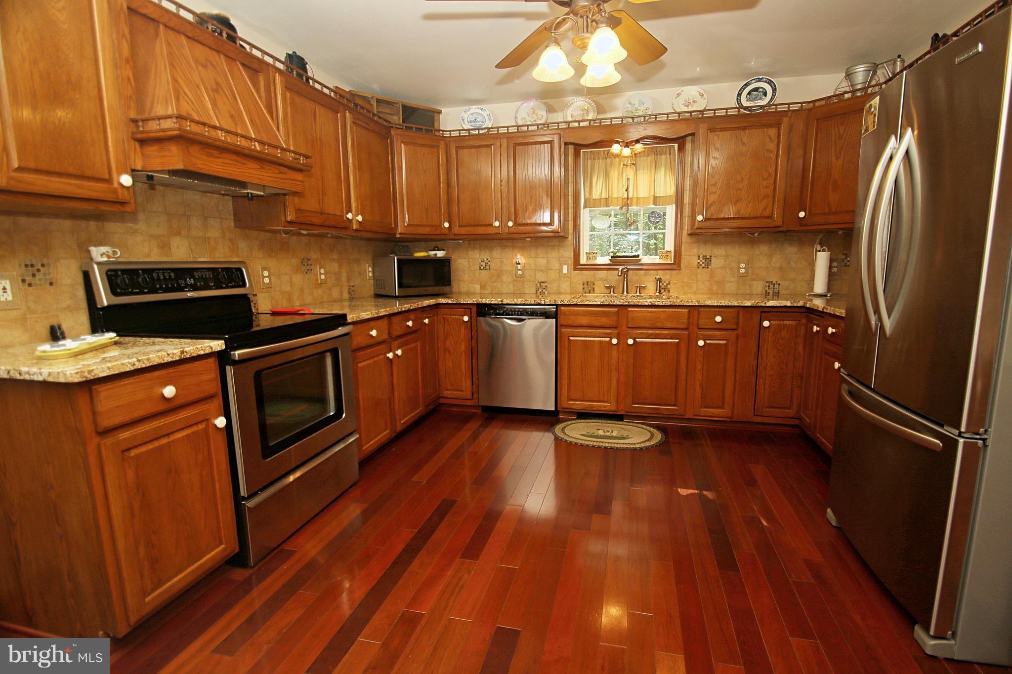 164 Hardt Hill Road Bechtelsville, PA 19505 - Photo 5 of 46 Kitchen