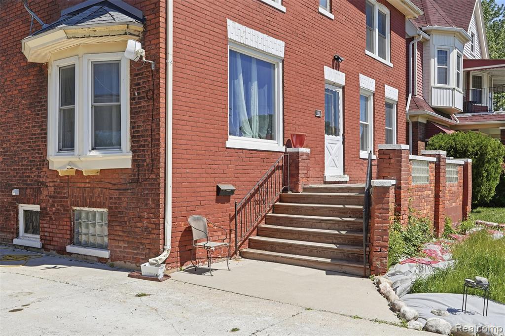 137 Trowbridge Street Detroit, MI 48202 - Photo 3 of 41