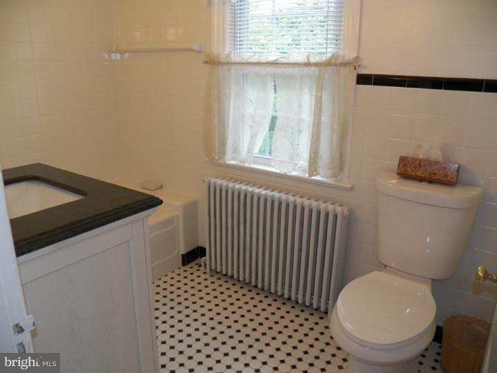 2398 Limestone Road Wilmington, DE 19808 - Photo 15 of 25 Bathroom